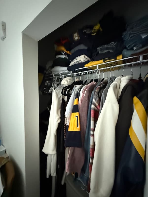 Spacious 1BR on Main St - summer sublet photo 3