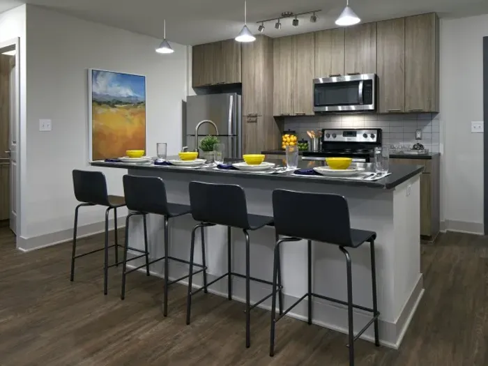 Landmark Apartments - great deal on South U photo 4