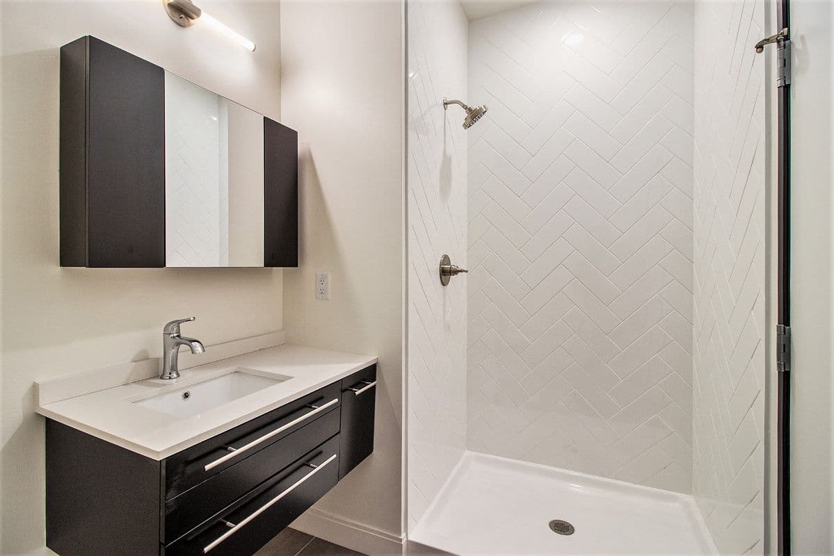 Luxury apt at Six11 - studying abroad! photo 5