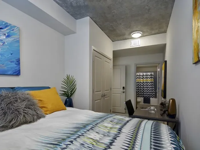 Landmark Apartments - great deal on South U photo 2